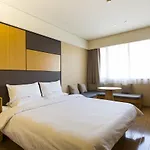 Ji Hotel Shanghai Jiading New City Yuanxiang Lake