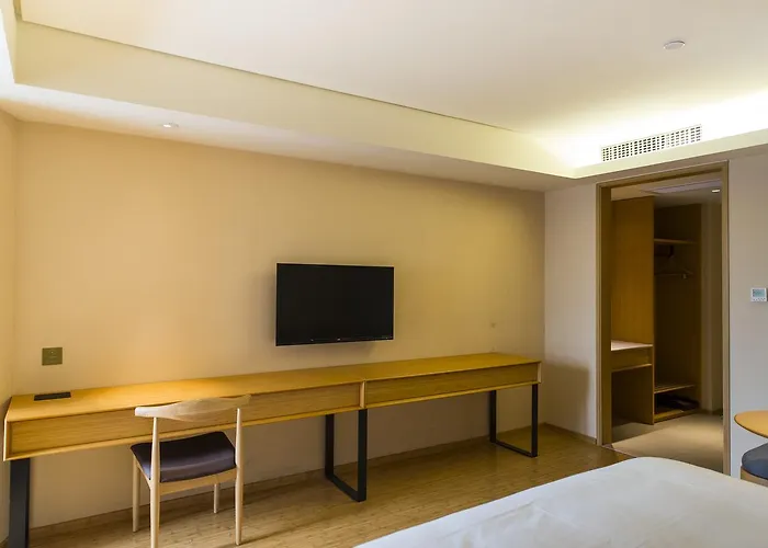 Ji Hotel Shanghai Jiading New City Yuanxiang Lake